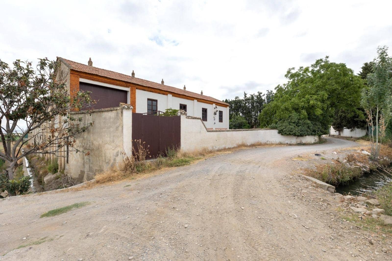 8 soveværelse Finca/Landehus til salg i Granada by med garage - € 895.000 (Ref: 9024925)