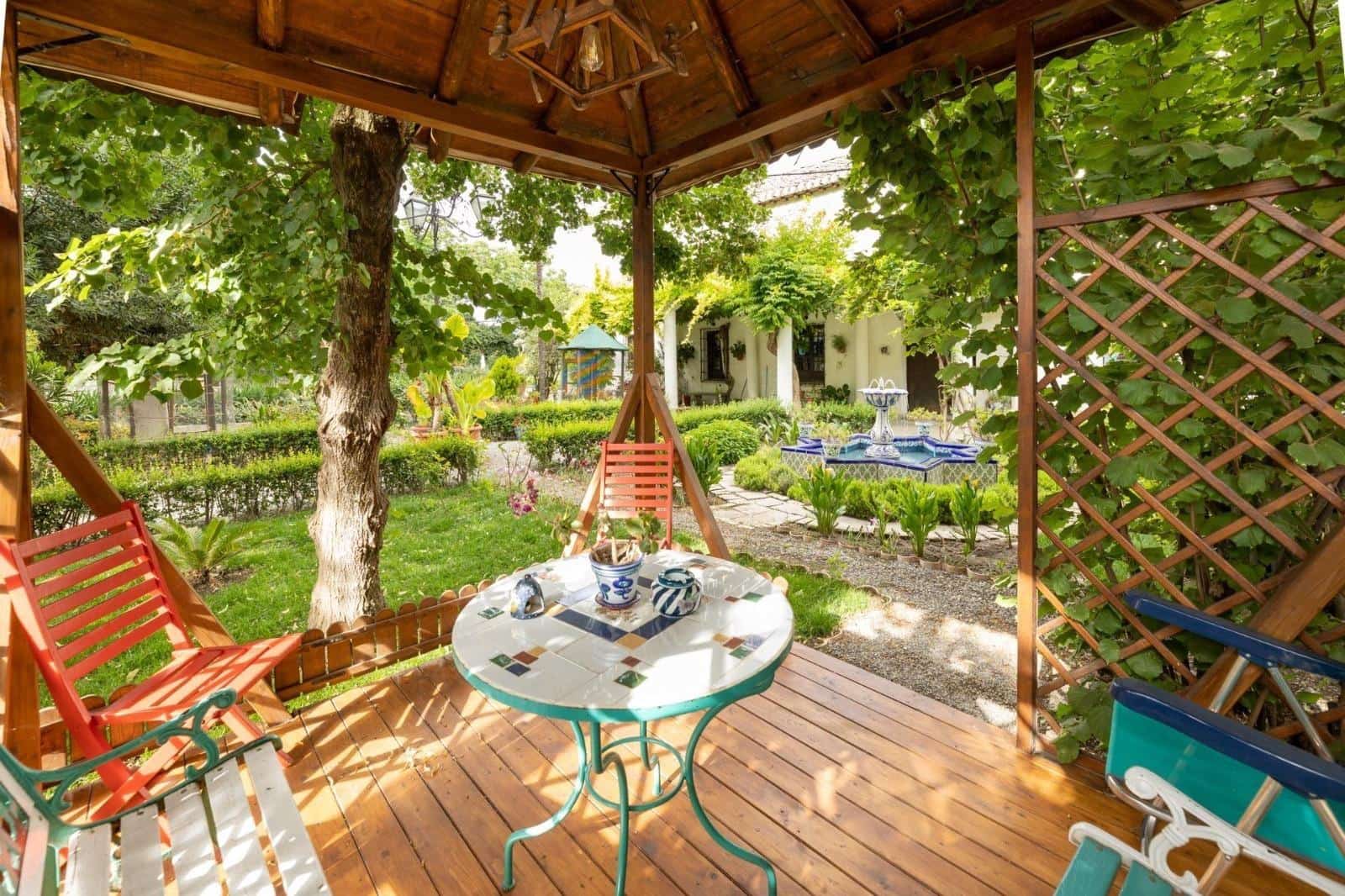 8 soveværelse Finca/Landehus til salg i Granada by med garage - € 895.000 (Ref: 9024925)