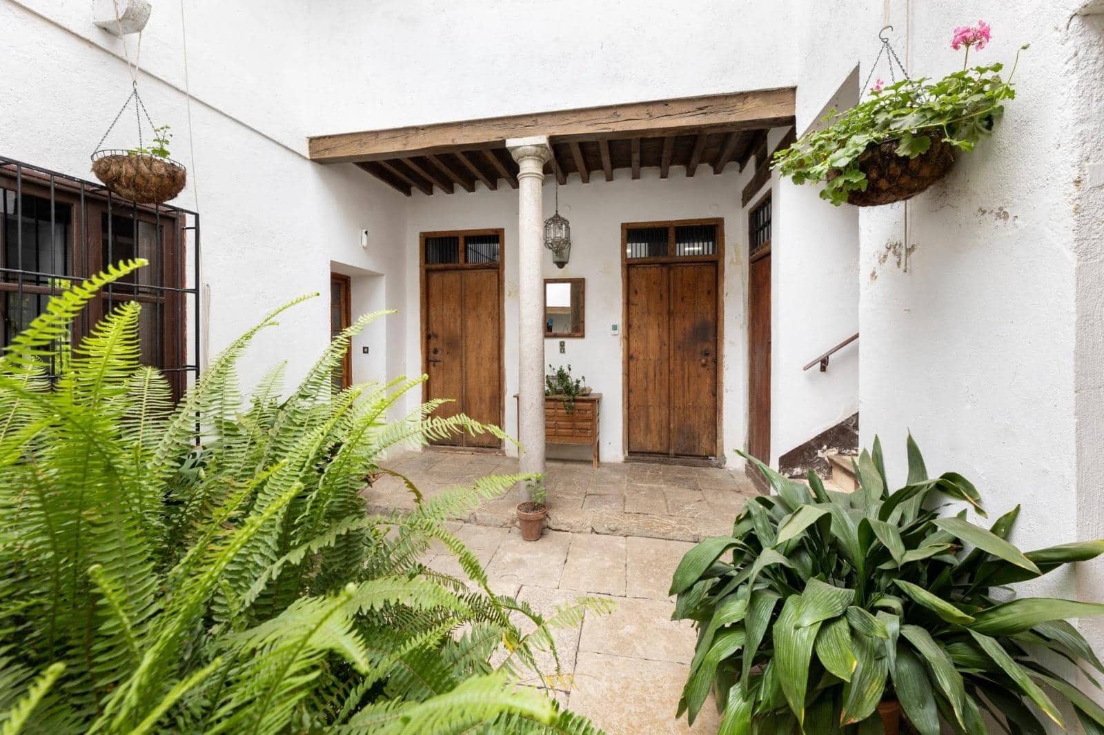 8 soveværelse Finca/Landehus til salg i Granada by med garage - € 895.000 (Ref: 9024925)