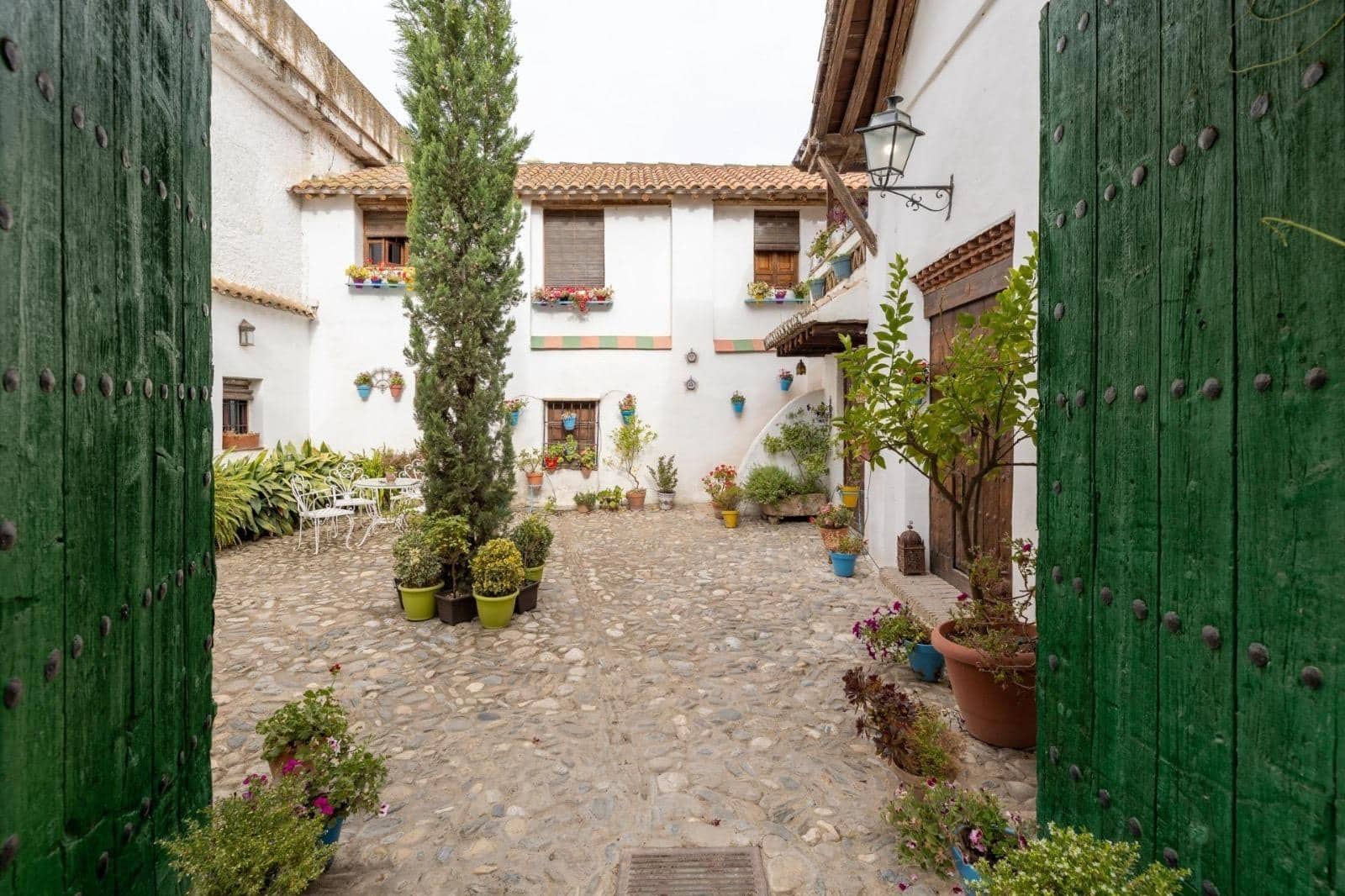 8 soveværelse Finca/Landehus til salg i Granada by med garage - € 895.000 (Ref: 9024925)