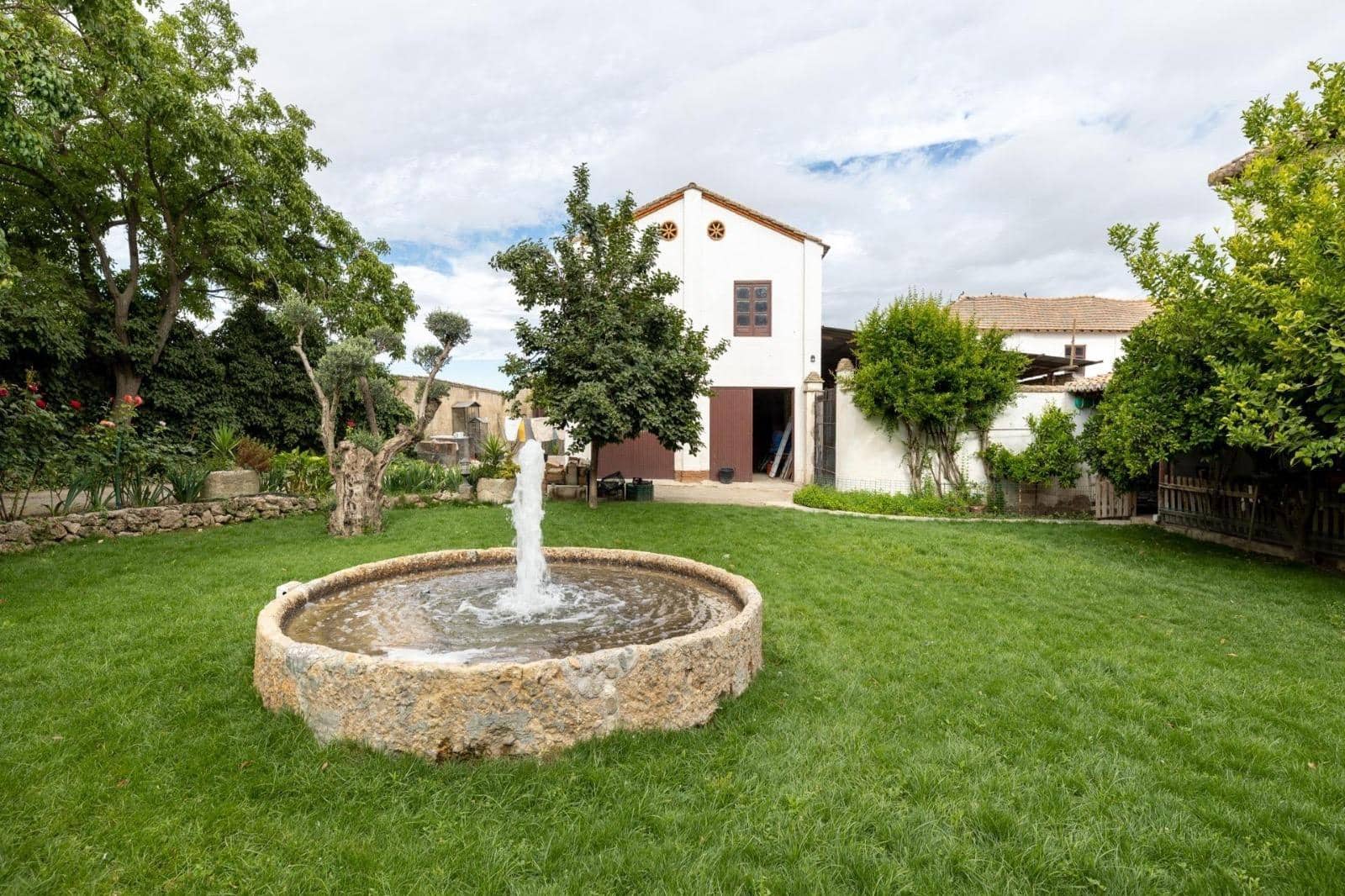 8 soveværelse Finca/Landehus til salg i Granada by med garage - € 895.000 (Ref: 9024925)