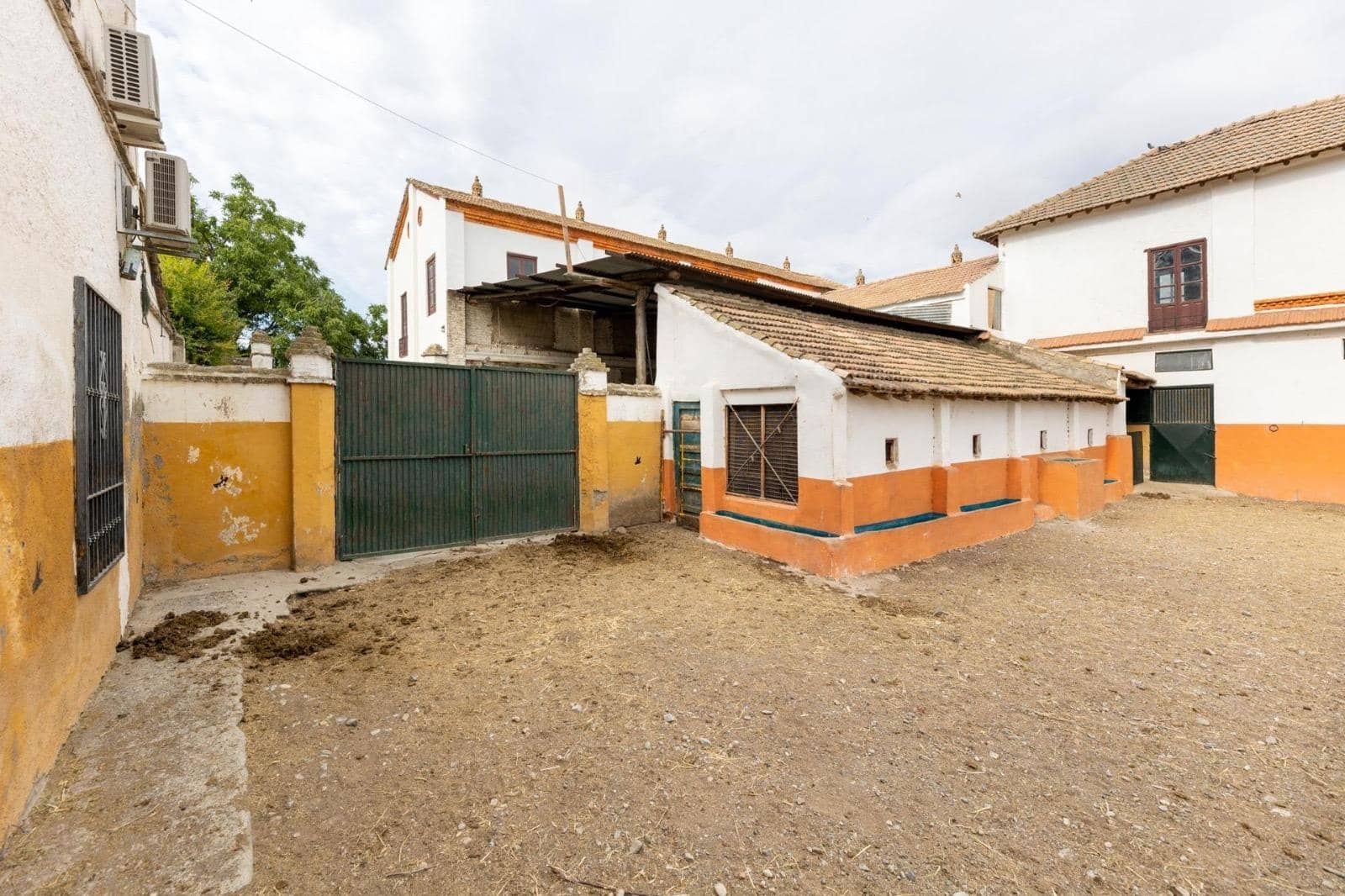 8 soveværelse Finca/Landehus til salg i Granada by med garage - € 895.000 (Ref: 9024925)
