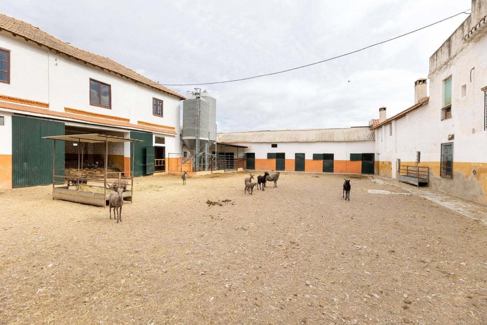 8 soveværelse Finca/Landehus til salg i Granada by med garage - € 895.000 (Ref: 9024925)