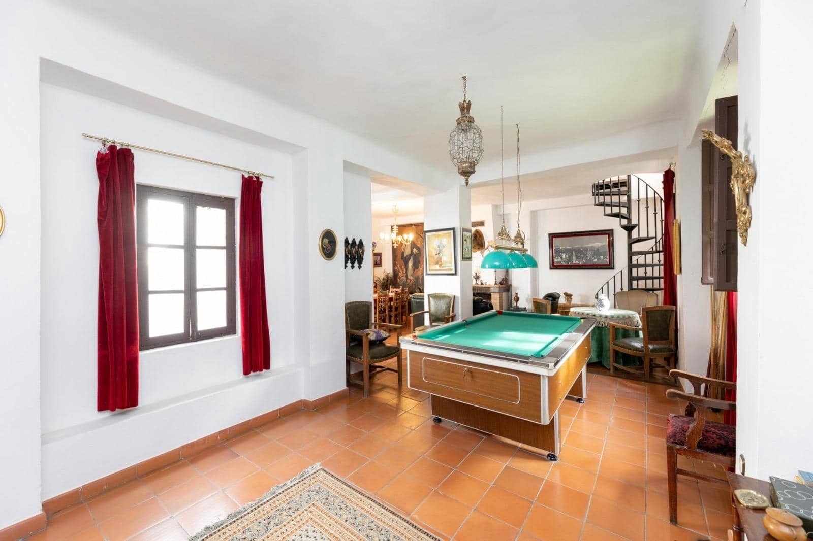 8 soveværelse Finca/Landehus til salg i Granada by med garage - € 895.000 (Ref: 9024925)