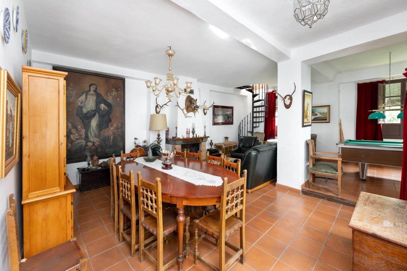 8 soveværelse Finca/Landehus til salg i Granada by med garage - € 895.000 (Ref: 9024925)