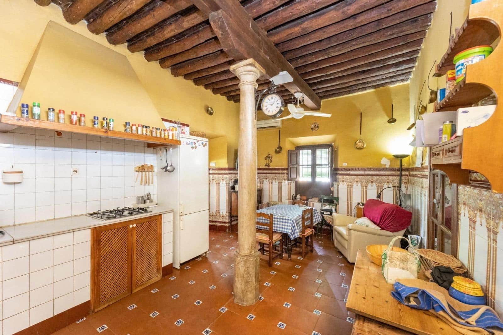 8 soveværelse Finca/Landehus til salg i Granada by med garage - € 895.000 (Ref: 9024925)