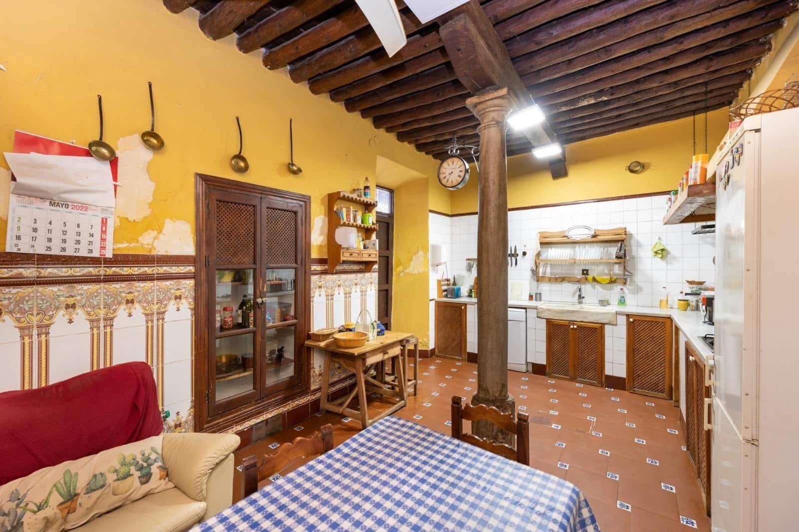 8 soveværelse Finca/Landehus til salg i Granada by med garage - € 895.000 (Ref: 9024925)