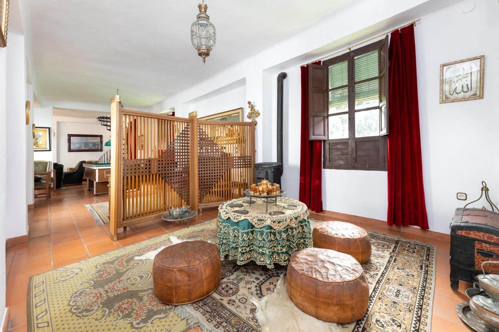 8 soveværelse Finca/Landehus til salg i Granada by med garage - € 895.000 (Ref: 9024925)