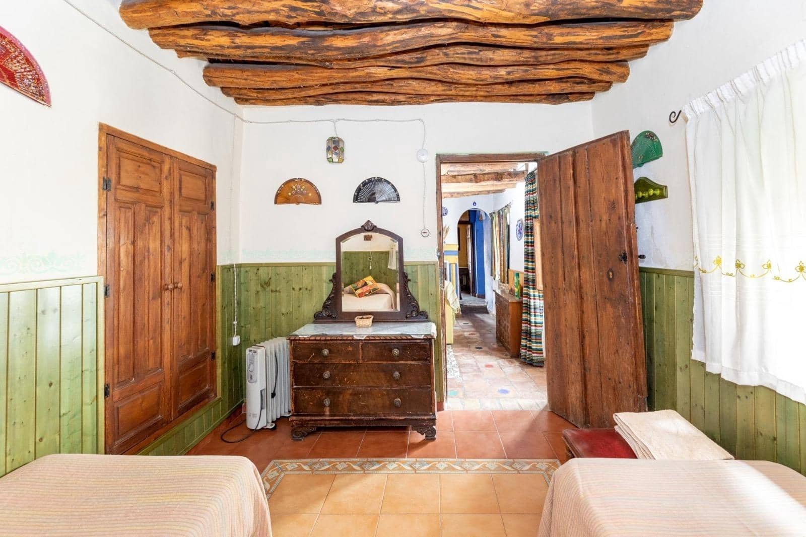 8 soveværelse Finca/Landehus til salg i Granada by med garage - € 895.000 (Ref: 9024925)