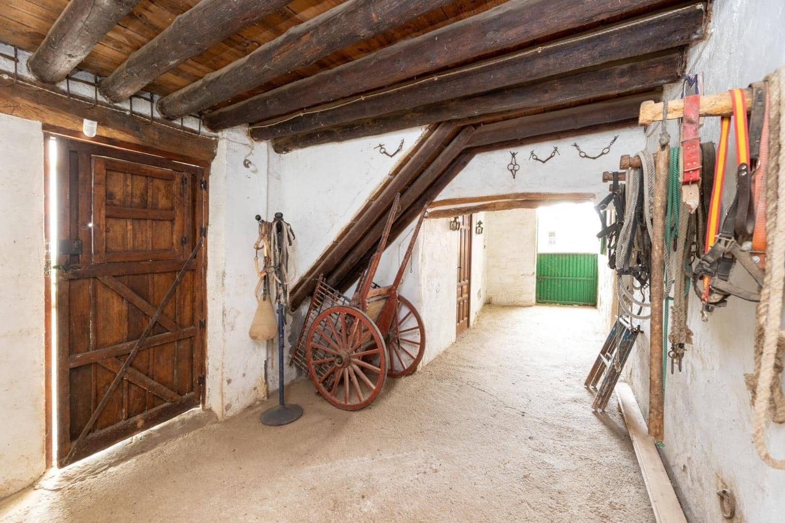 8 soveværelse Finca/Landehus til salg i Granada by med garage - € 895.000 (Ref: 9024925)