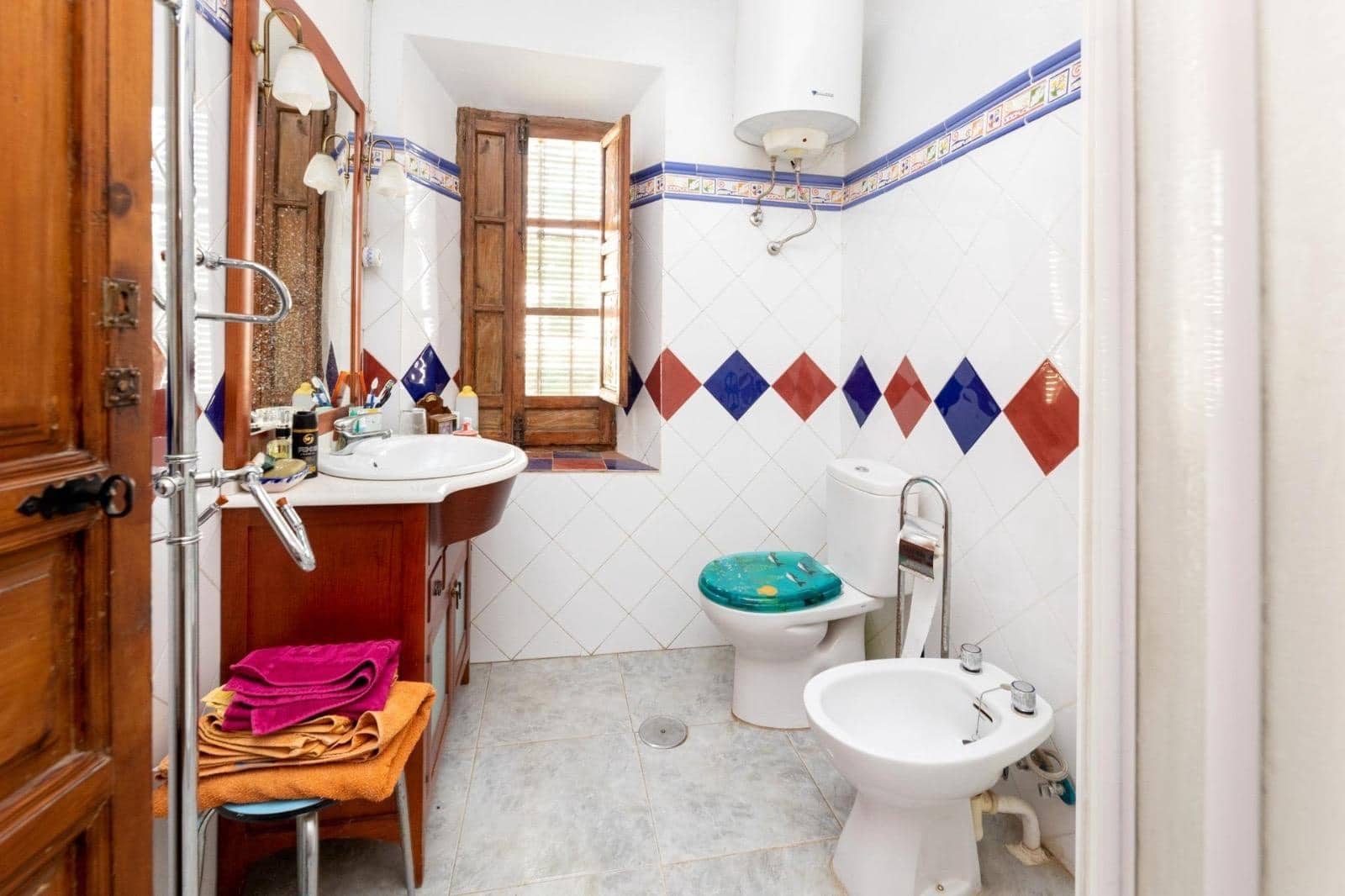 8 soveværelse Finca/Landehus til salg i Granada by med garage - € 895.000 (Ref: 9024925)