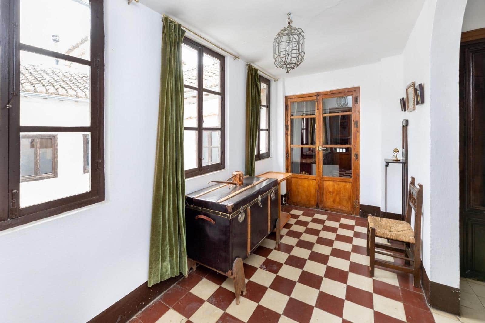 8 soveværelse Finca/Landehus til salg i Granada by med garage - € 895.000 (Ref: 9024925)