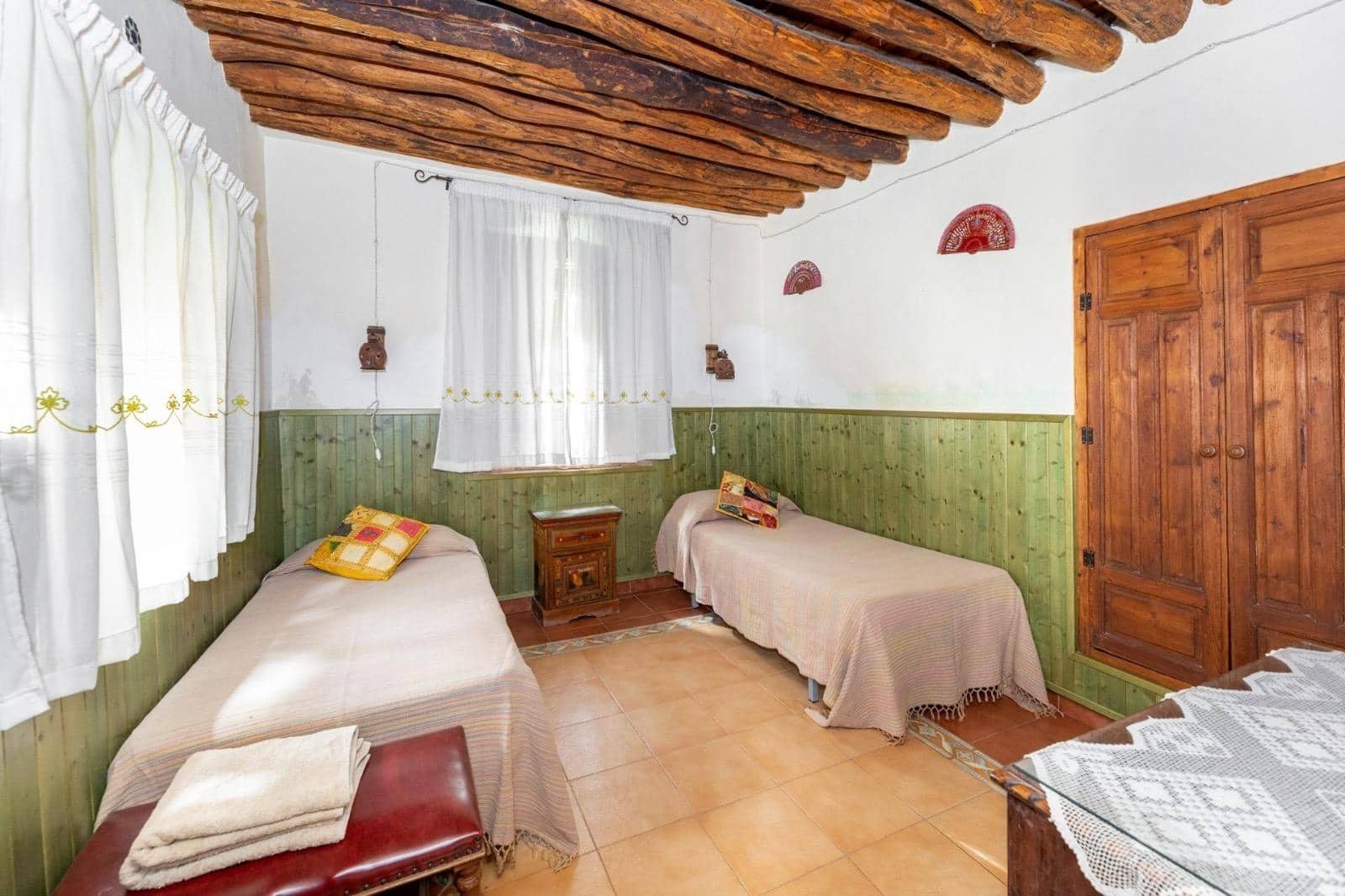 8 soveværelse Finca/Landehus til salg i Granada by med garage - € 895.000 (Ref: 9024925)