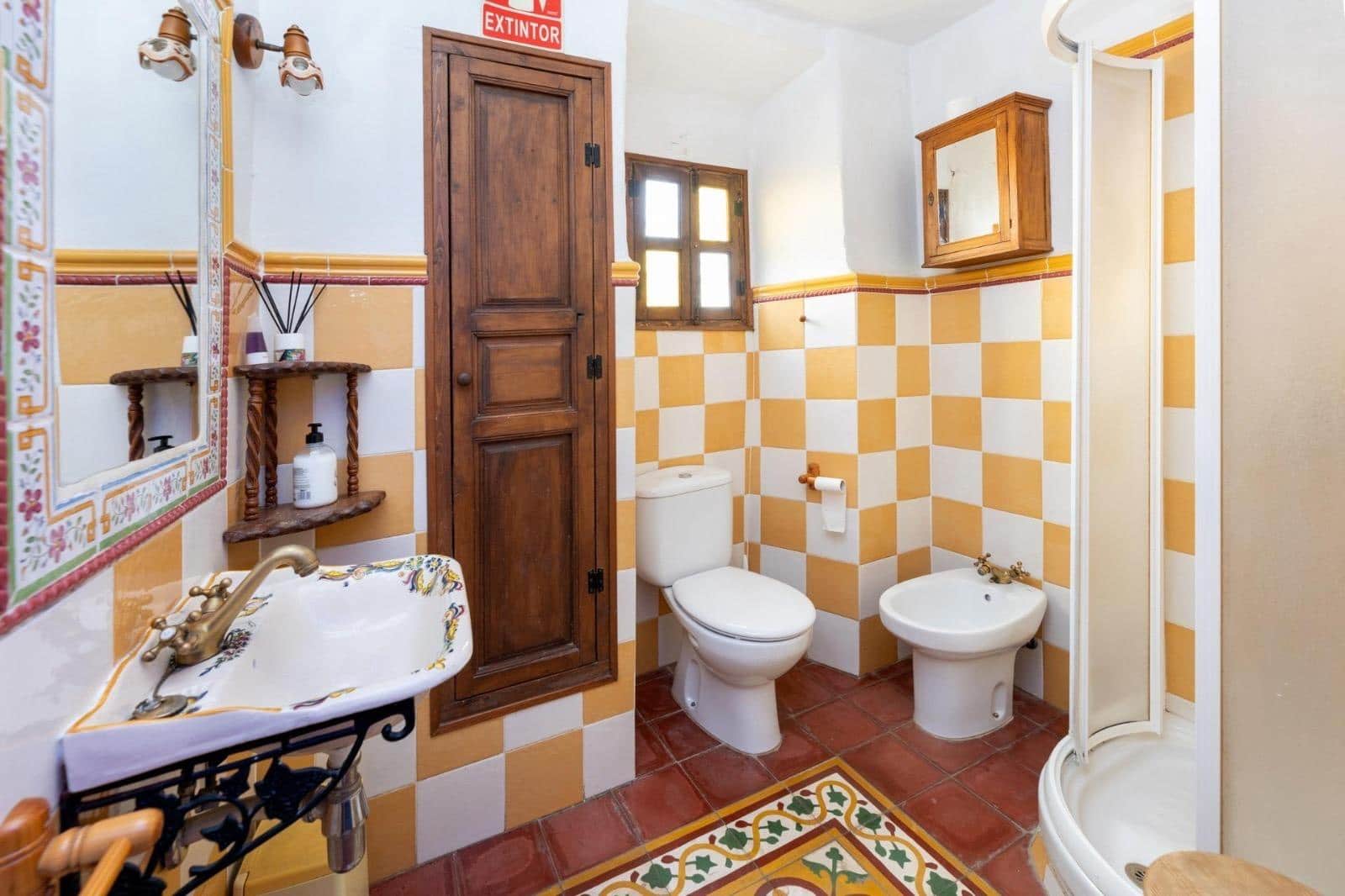 8 soveværelse Finca/Landehus til salg i Granada by med garage - € 895.000 (Ref: 9024925)