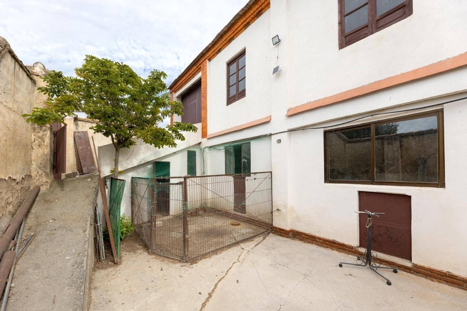 8 soveværelse Finca/Landehus til salg i Granada by med garage - € 895.000 (Ref: 9024925)