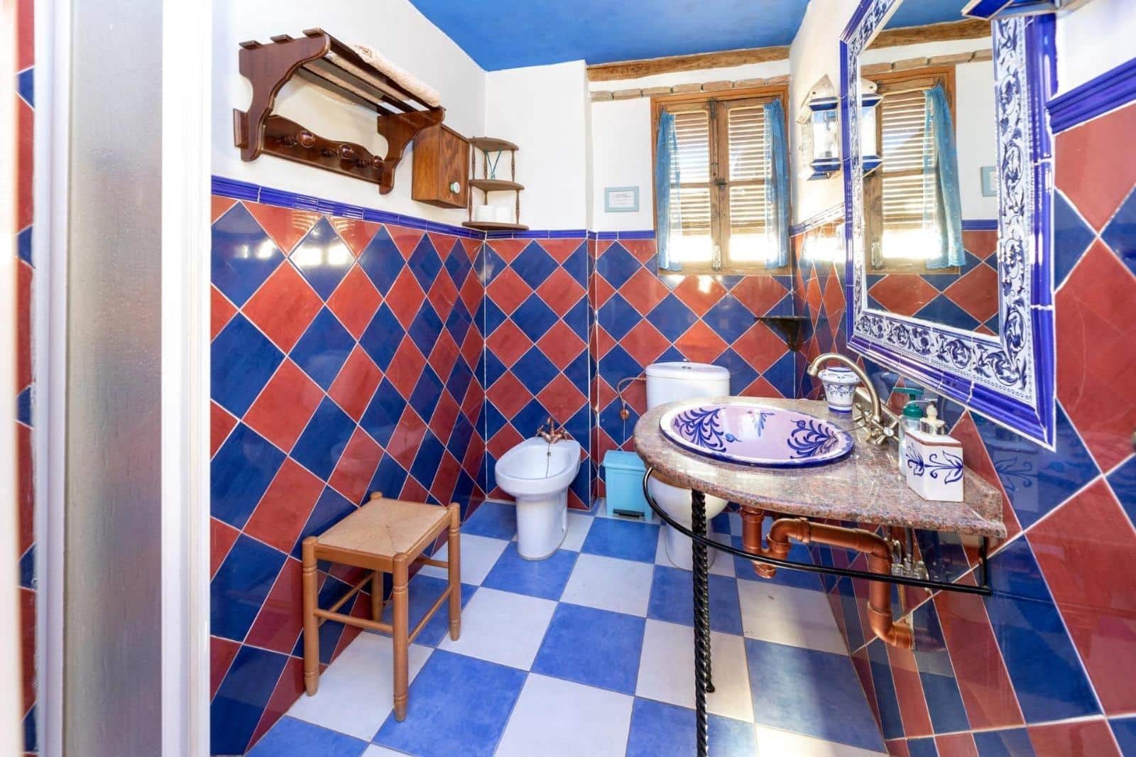 8 soveværelse Finca/Landehus til salg i Granada by med garage - € 895.000 (Ref: 9024925)