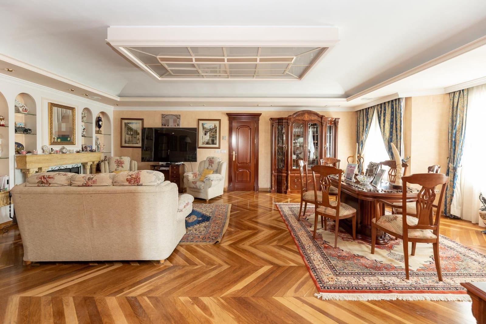 4 soveværelse Villa til salg i Peligros med swimmingpool garage - € 599.000 (Ref: 9029755)