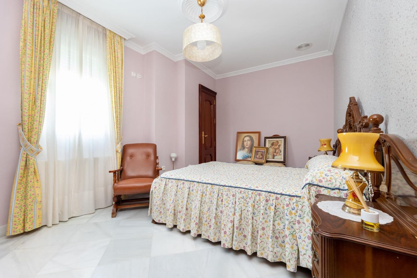 4 soveværelse Villa til salg i Peligros med swimmingpool garage - € 599.000 (Ref: 9029755)