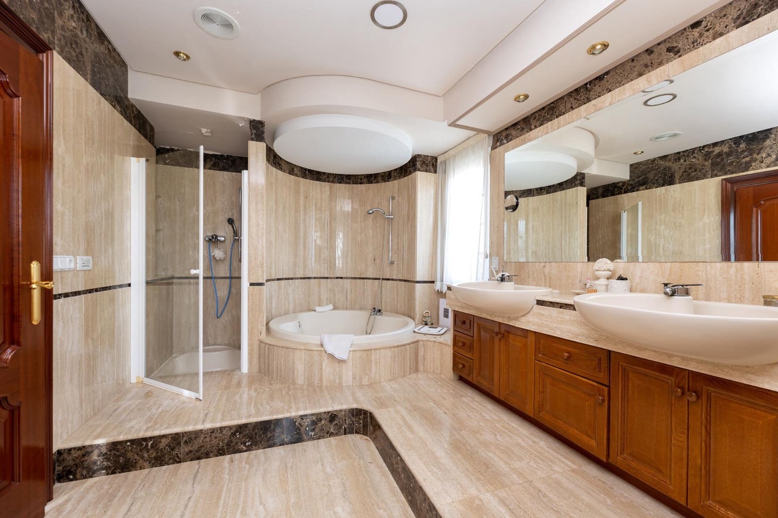 4 soveværelse Villa til salg i Peligros med swimmingpool garage - € 599.000 (Ref: 9029755)