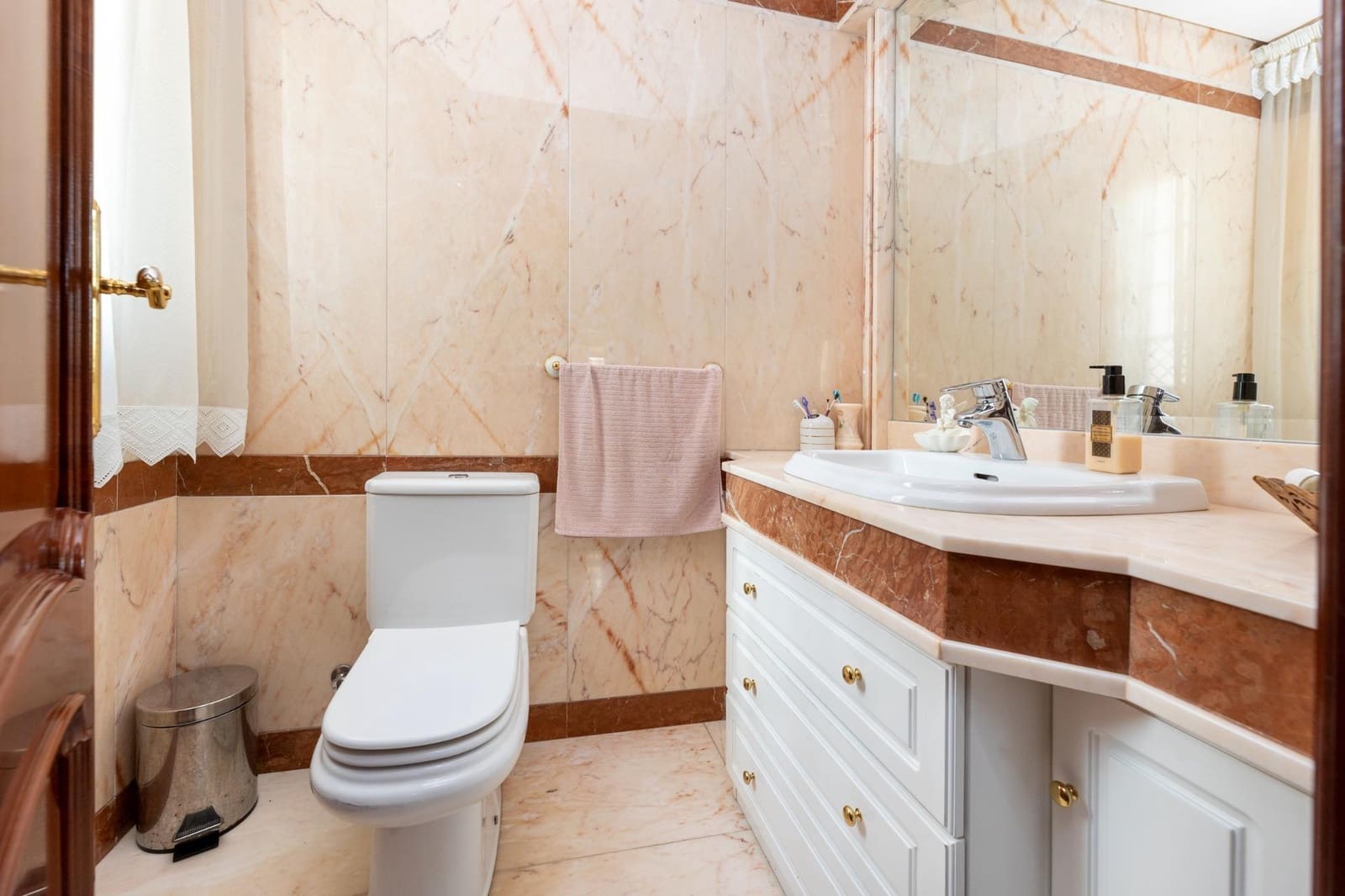 4 soveværelse Villa til salg i Peligros med swimmingpool garage - € 599.000 (Ref: 9029755)