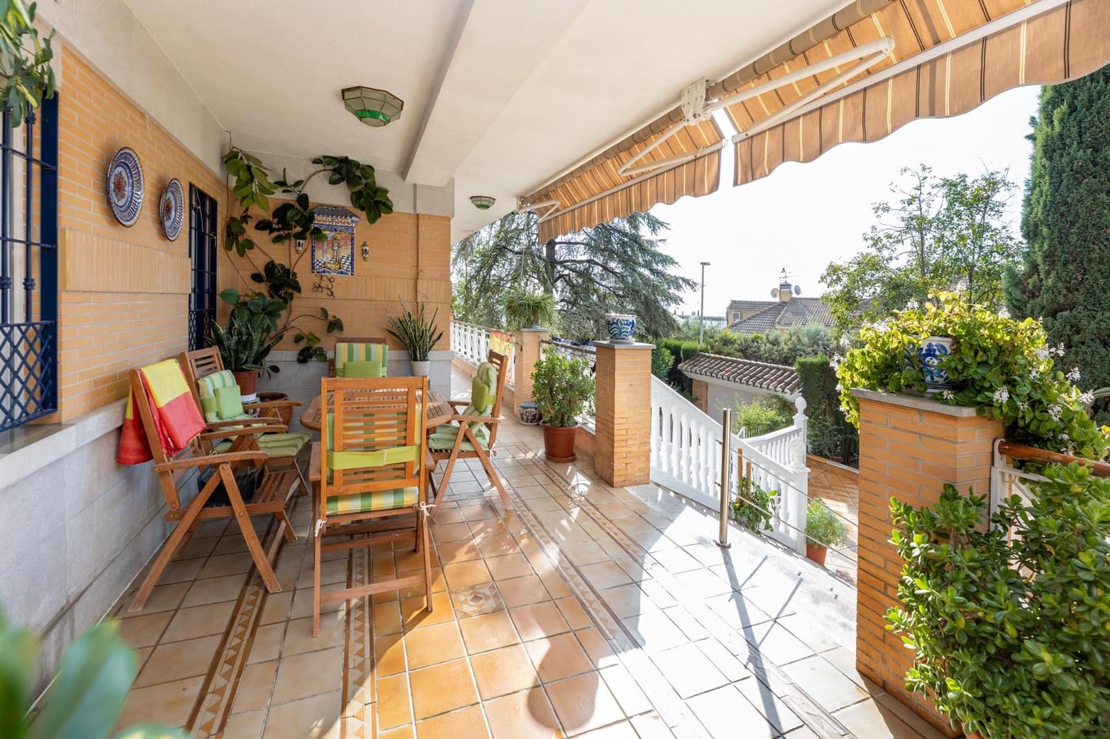 4 soveværelse Villa til salg i Peligros med swimmingpool garage - € 599.000 (Ref: 9029755)