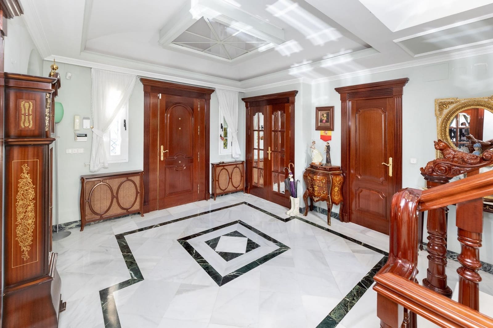 4 soveværelse Villa til salg i Peligros med swimmingpool garage - € 599.000 (Ref: 9029755)