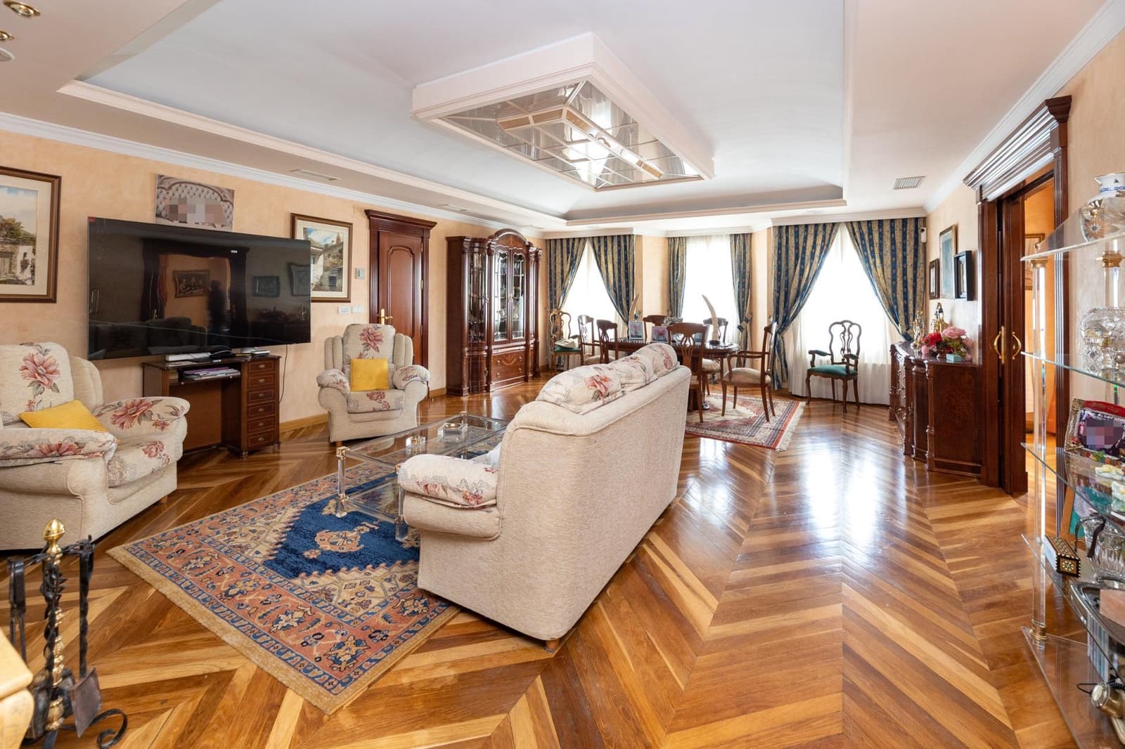 4 soveværelse Villa til salg i Peligros med swimmingpool garage - € 599.000 (Ref: 9029755)