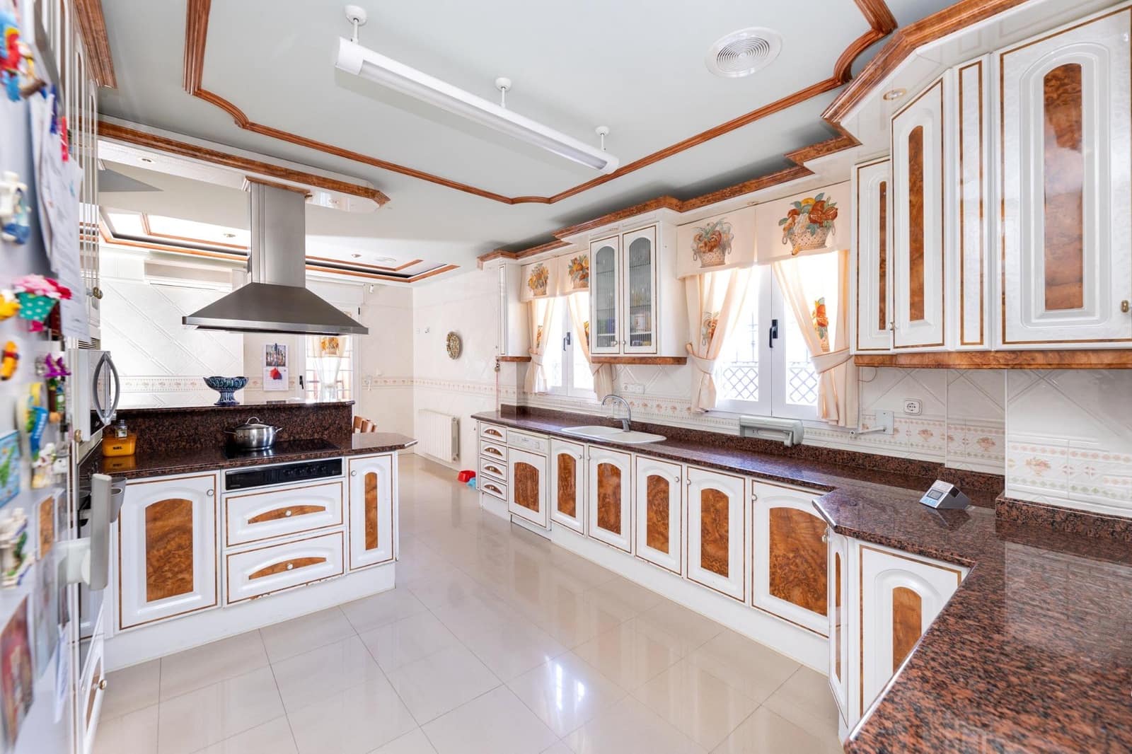 4 soveværelse Villa til salg i Peligros med swimmingpool garage - € 599.000 (Ref: 9029755)