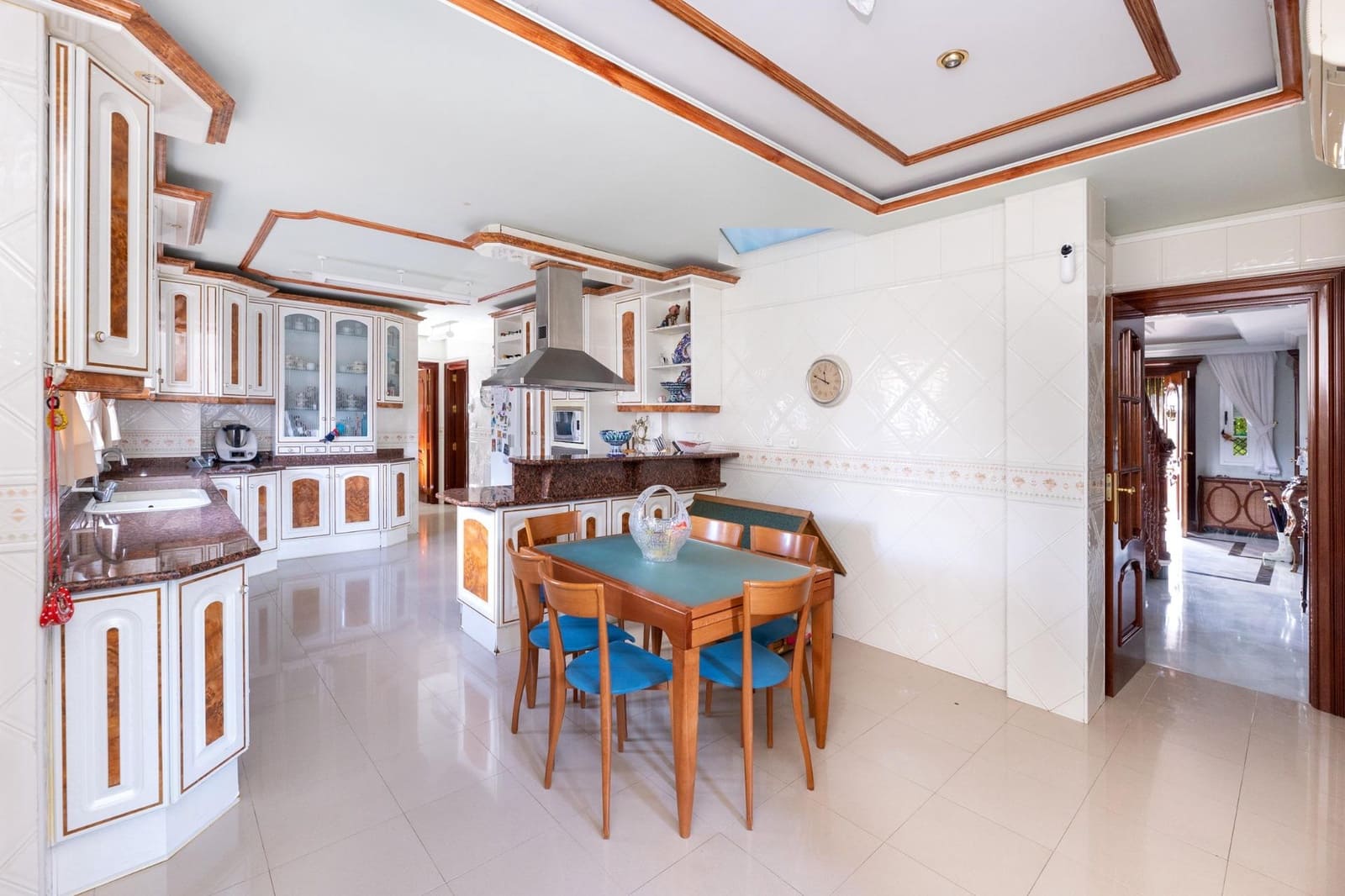 4 soveværelse Villa til salg i Peligros med swimmingpool garage - € 599.000 (Ref: 9029755)