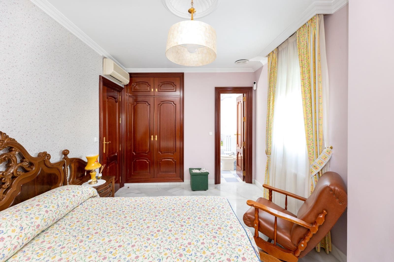 4 soveværelse Villa til salg i Peligros med swimmingpool garage - € 599.000 (Ref: 9029755)