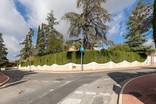 4 quarto Moradia para venda em Peligros com piscina garagem - 599 000 € (Ref: 9029755)