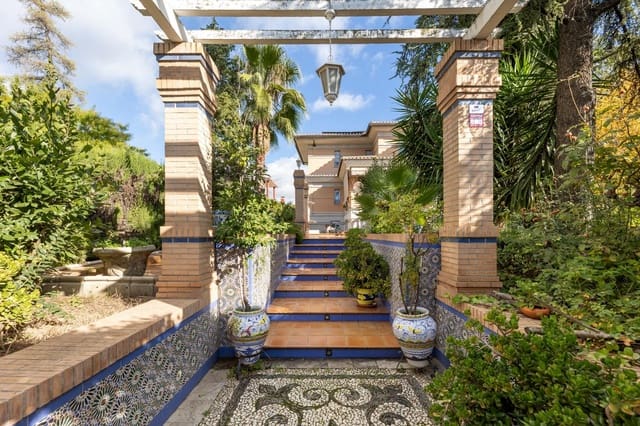 4 quarto Moradia para venda em Peligros com piscina garagem - 599 000 € (Ref: 9029755)