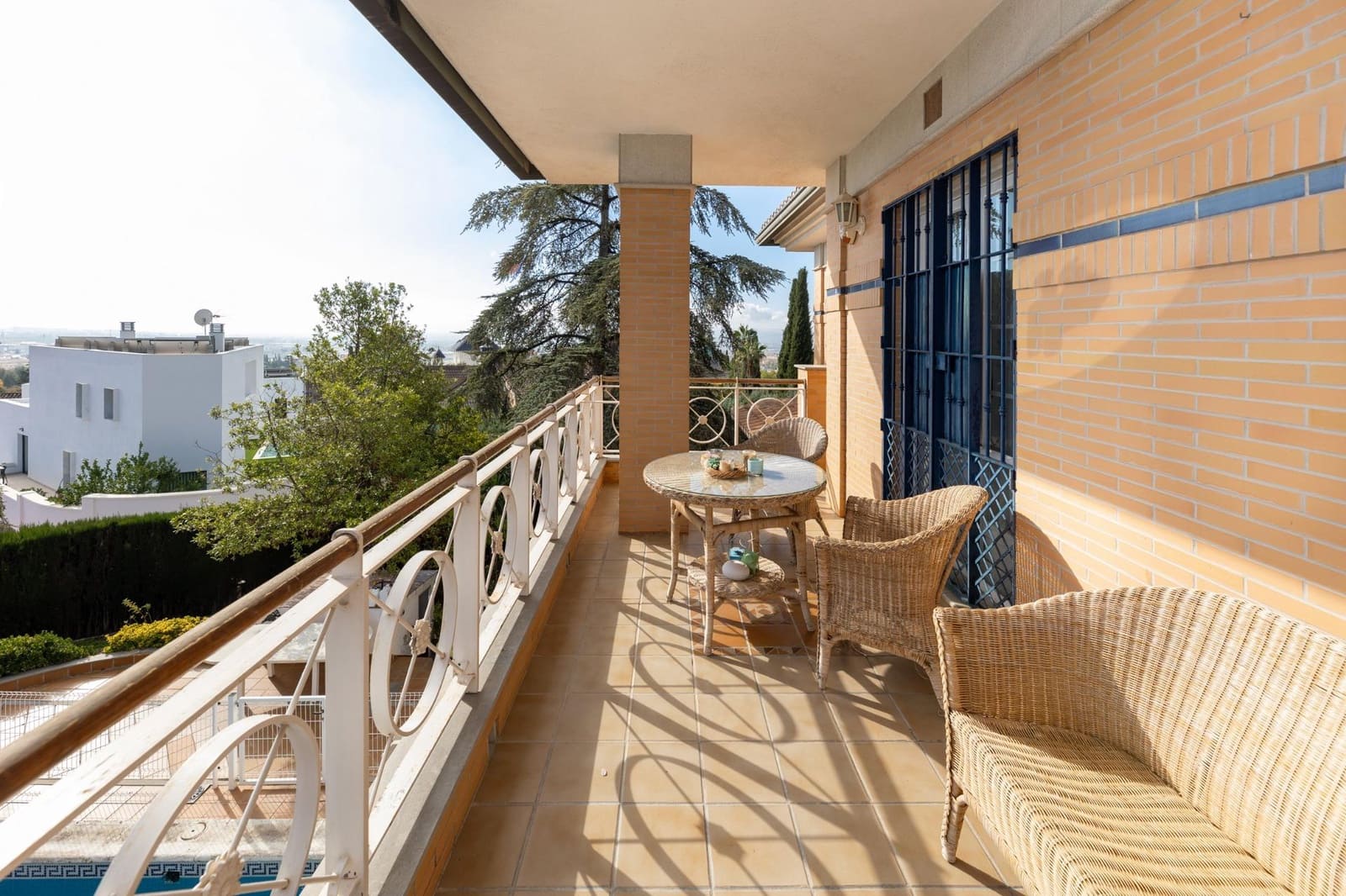 4 soveværelse Villa til salg i Peligros med swimmingpool garage - € 599.000 (Ref: 9029755)