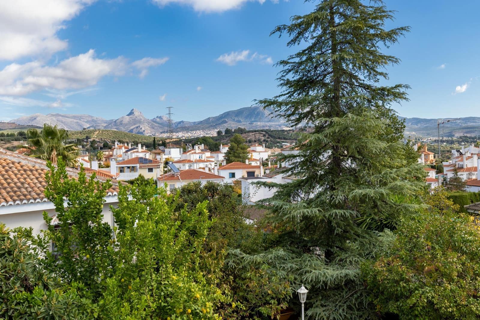 4 soveværelse Villa til salg i Peligros med swimmingpool garage - € 599.000 (Ref: 9029755)