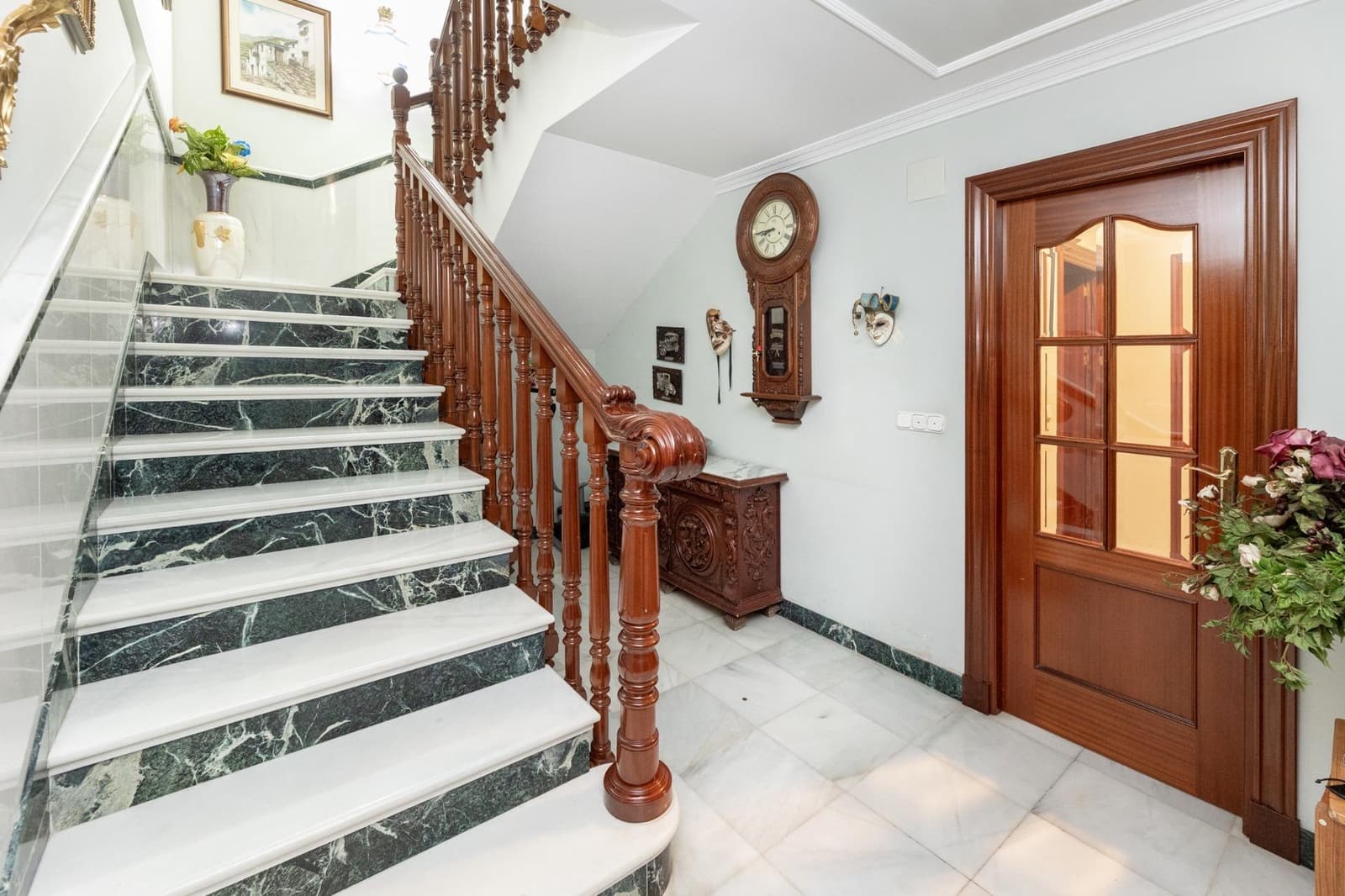 4 soveværelse Villa til salg i Peligros med swimmingpool garage - € 599.000 (Ref: 9029755)