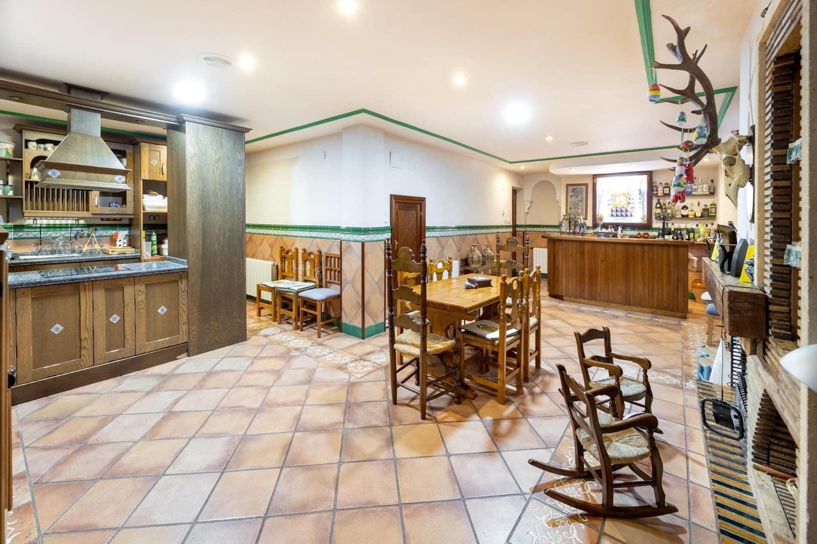 4 soveværelse Villa til salg i Peligros med swimmingpool garage - € 599.000 (Ref: 9029755)