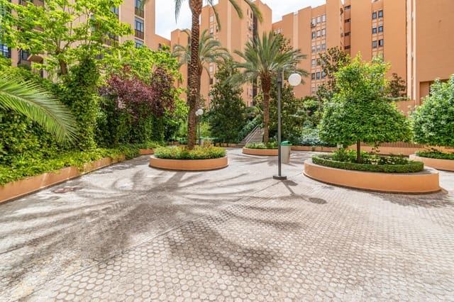 1 Zimmer Wohnung zu verkaufen in Granada Stadt - 189.000 € (Ref: 9095444)