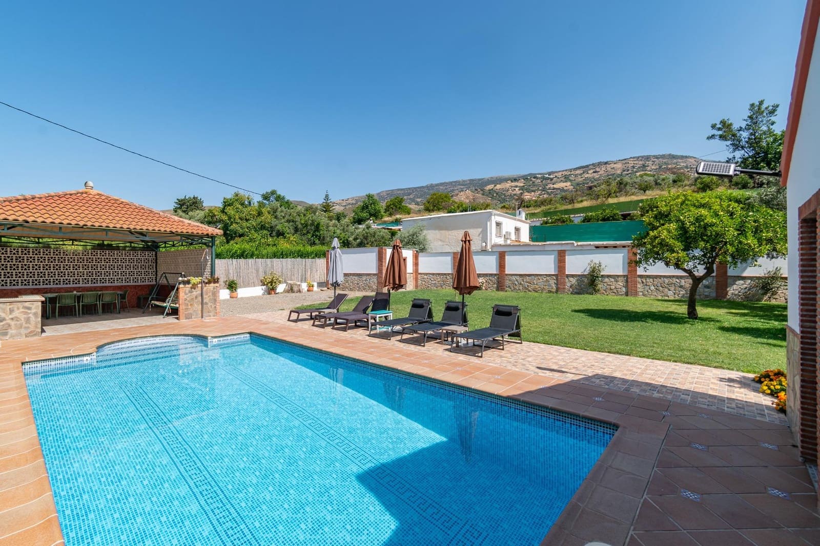 5 bedroom Villa for sale in Orgiva with pool garage - € 580,000 (Ref: 9100891)