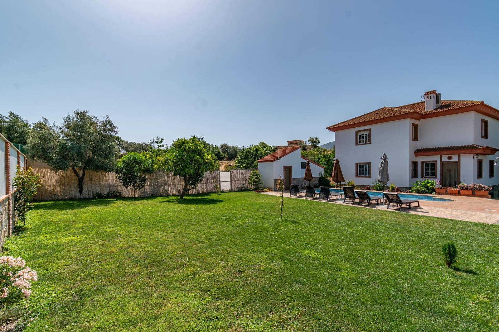 5 bedroom Villa for sale in Orgiva with pool garage - € 580,000 (Ref: 9100891)