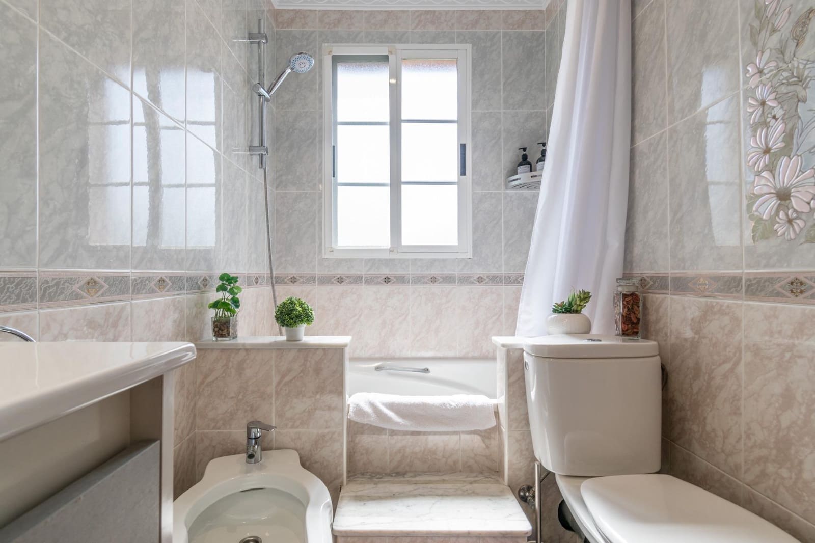 5 bedroom Villa for sale in Orgiva with pool garage - € 580,000 (Ref: 9100891)