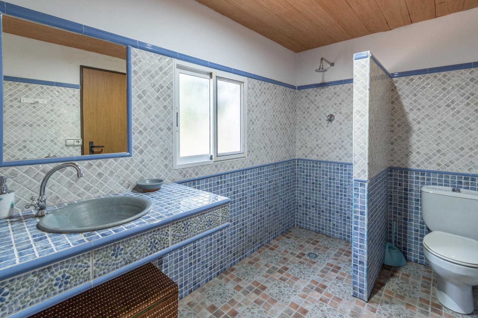 5 bedroom Villa for sale in Orgiva with pool garage - € 580,000 (Ref: 9100891)