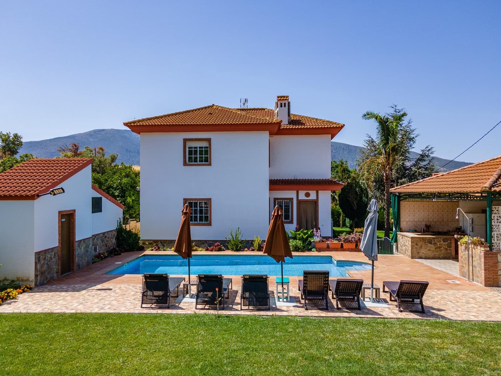 5 bedroom Villa for sale in Orgiva with pool garage - € 580,000 (Ref: 9100891)