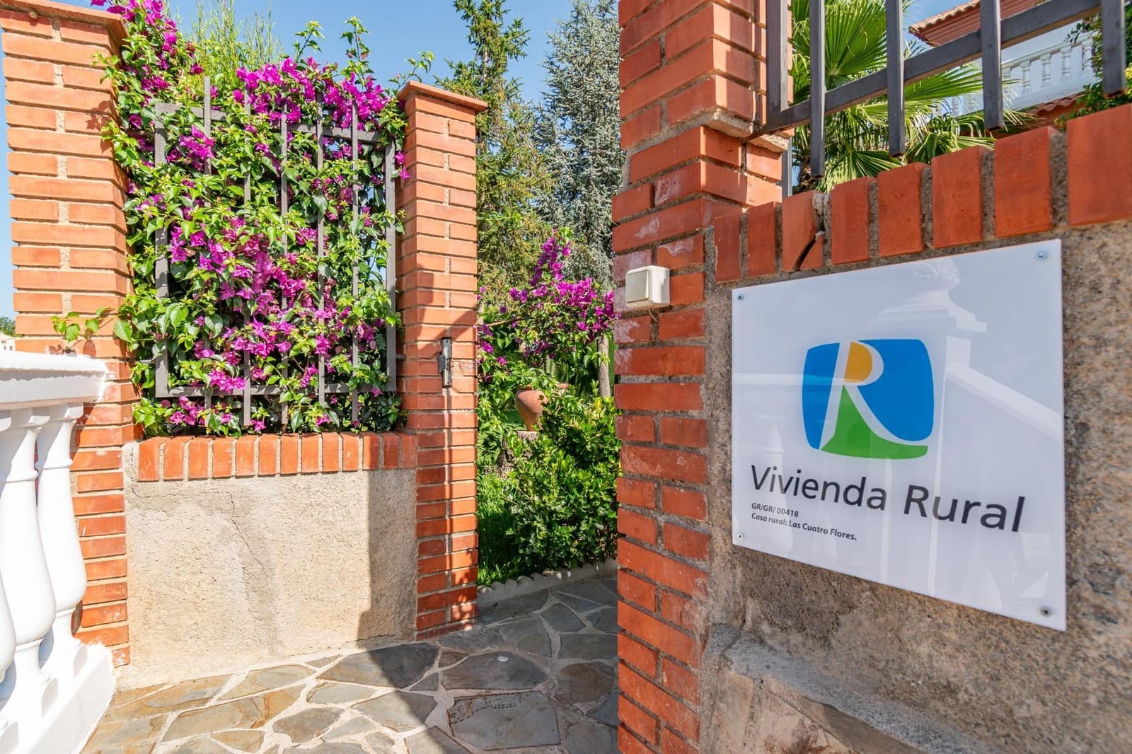 5 bedroom Villa for sale in Orgiva with pool garage - € 580,000 (Ref: 9100891)