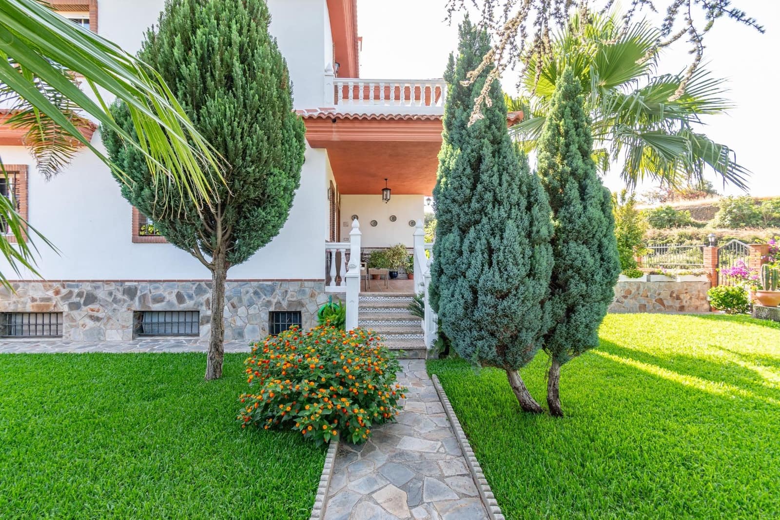 5 bedroom Villa for sale in Orgiva with pool garage - € 580,000 (Ref: 9100891)