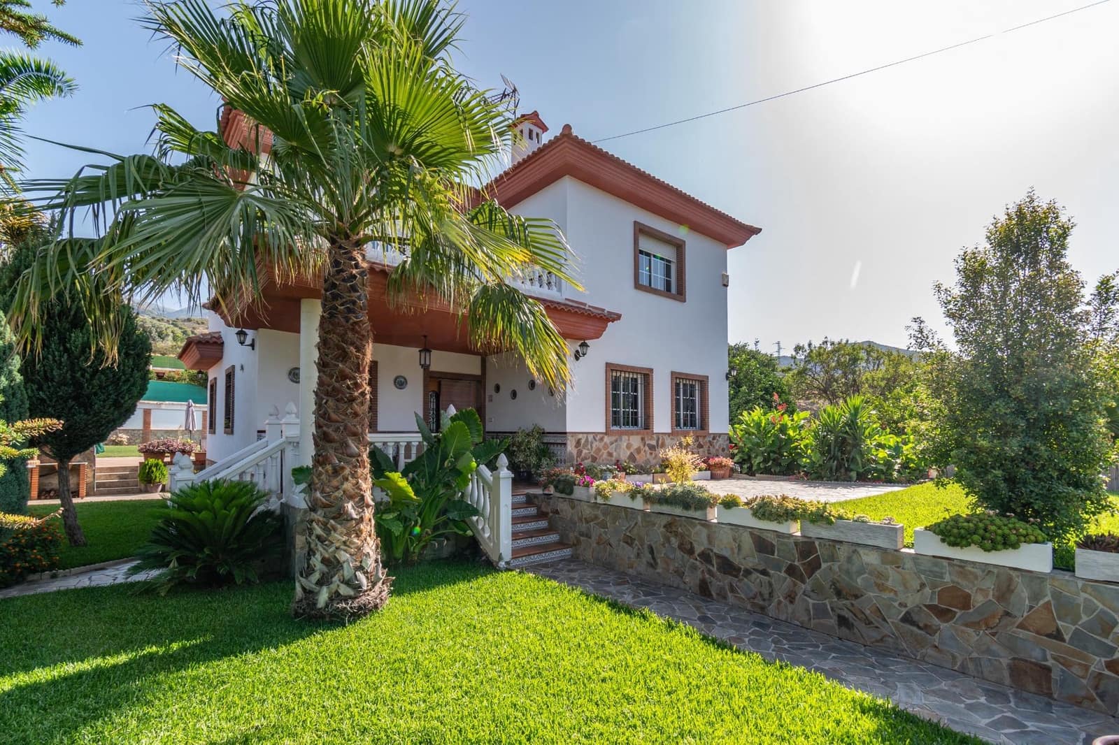 5 bedroom Villa for sale in Orgiva with pool garage - € 580,000 (Ref: 9100891)