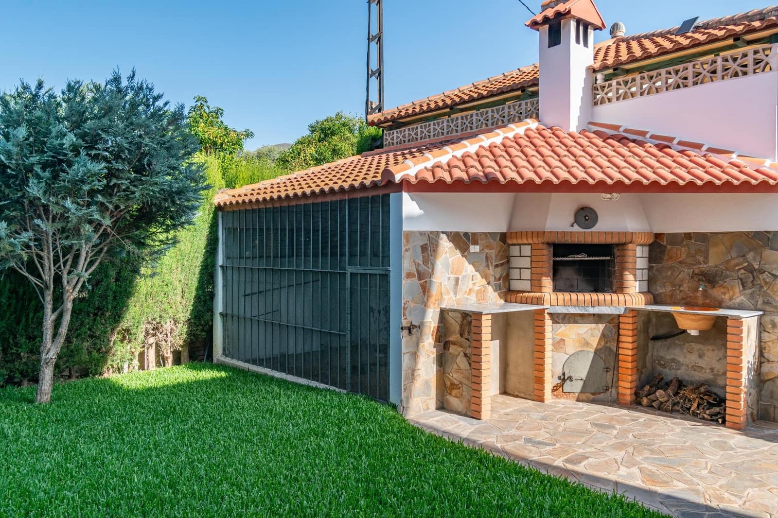 5 bedroom Villa for sale in Orgiva with pool garage - € 580,000 (Ref: 9100891)