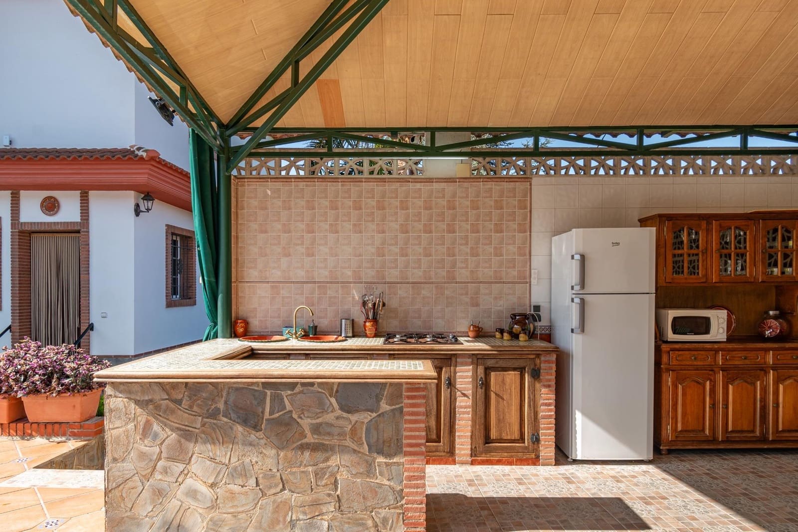 5 bedroom Villa for sale in Orgiva with pool garage - € 580,000 (Ref: 9100891)