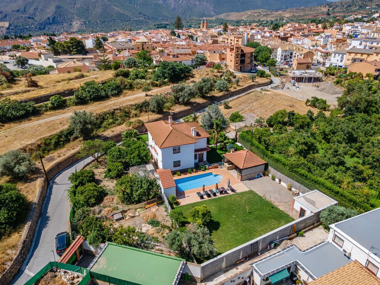 5 bedroom Villa for sale in Orgiva with pool garage - € 580,000 (Ref: 9100891)