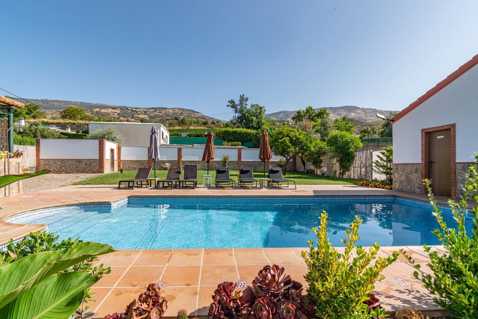 5 bedroom Villa for sale in Orgiva with pool garage - € 580,000 (Ref: 9100891)