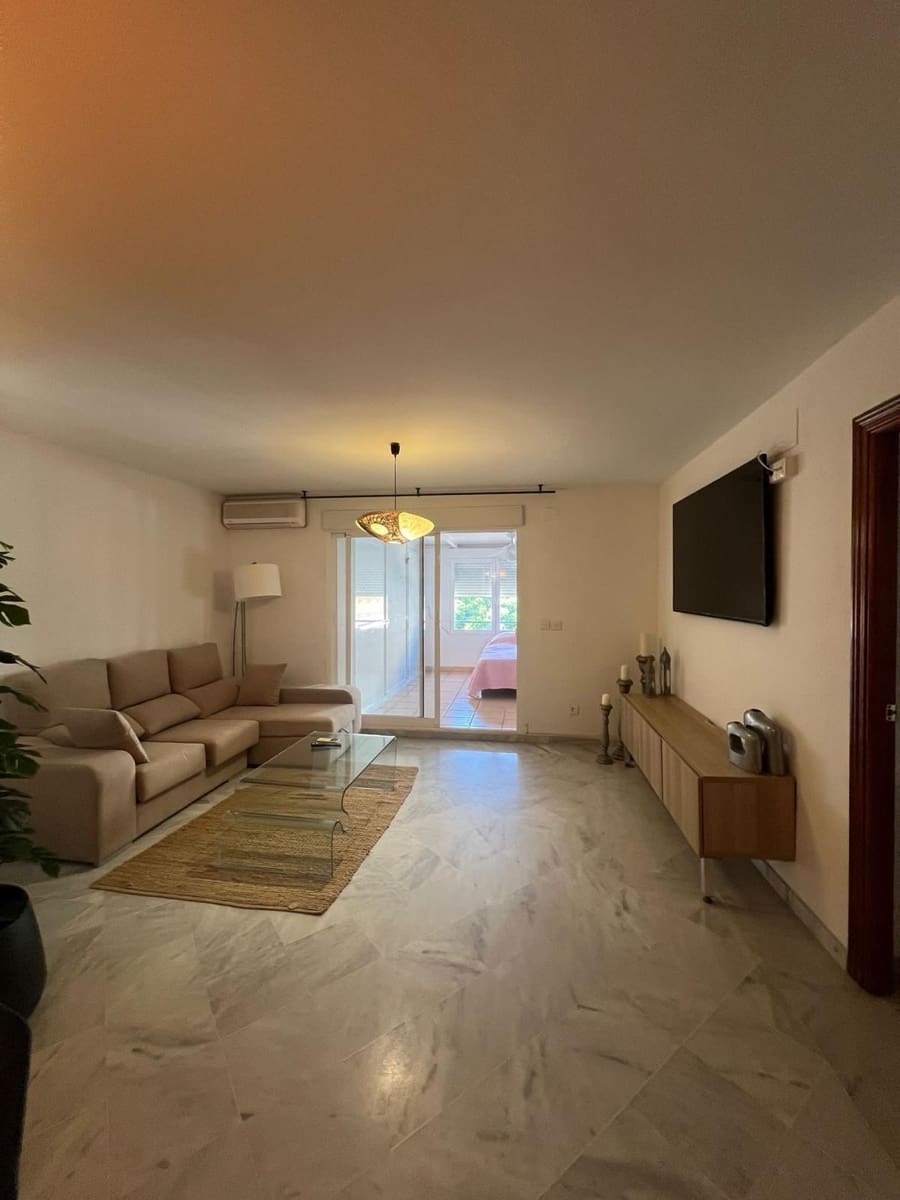 2 bedroom Apartment for rent in Almunecar with garage - € 900 (Ref: 9200673)